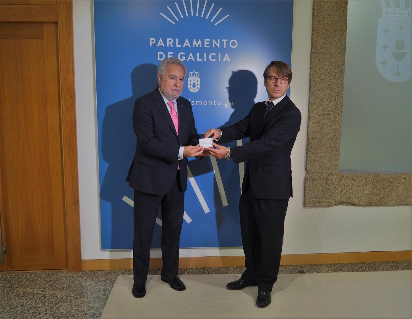 Foto da noticia:A Xunta entrega no Parlamento de Galicia o Proxecto de orzamentos para o ano 2023